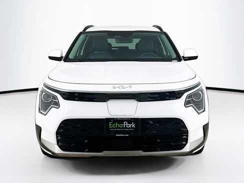 Used 2024 Kia Niro Wind w/ Wind Preserve Package FWD image 2