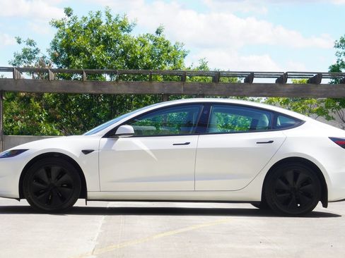 Used 2025 Tesla Model 3 Long Range RWD image 2