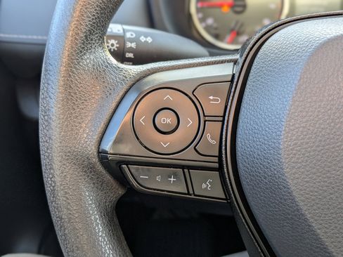 Used 2021 Toyota RAV4 LE image 24