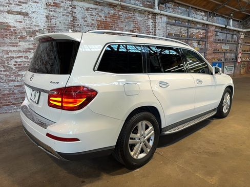 Used 2014 Mercedes-Benz GL 450 4MATIC image 3