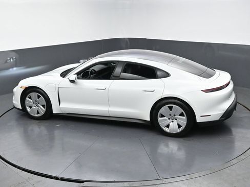 Used 2022 Porsche Taycan image 45