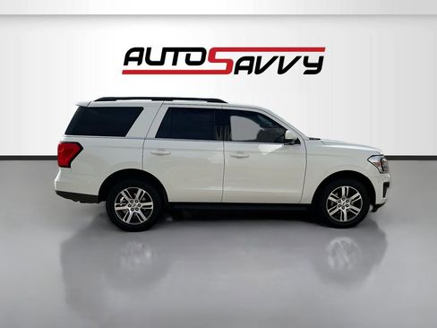 Used 2024 Ford Expedition XLT image 8