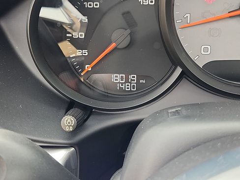 Used 2019 Porsche 718 Boxster S image 16