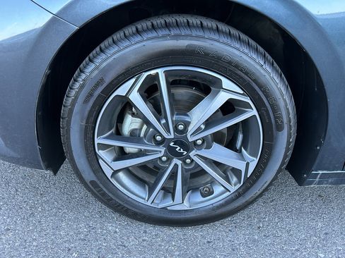 Certified 2023 Kia Forte LXS image 9