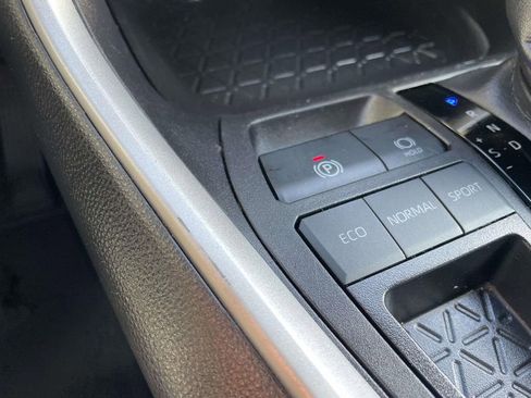 Used 2024 Toyota RAV4 XLE image 41