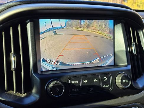 Used 2017 Chevrolet Colorado Z71 image 9