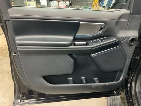Used 2025 Ford Expedition Max Platinum AWD/4WD image 4