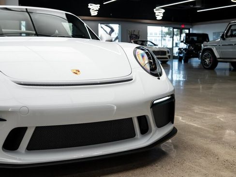 Used 2018 Porsche 911 GT3 RWD image 14