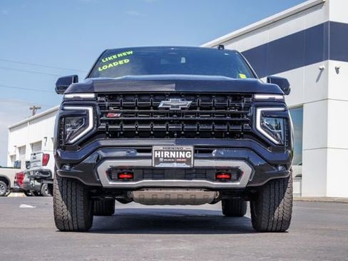 Used 2025 Chevrolet Suburban Z71 AWD/4WD image 34