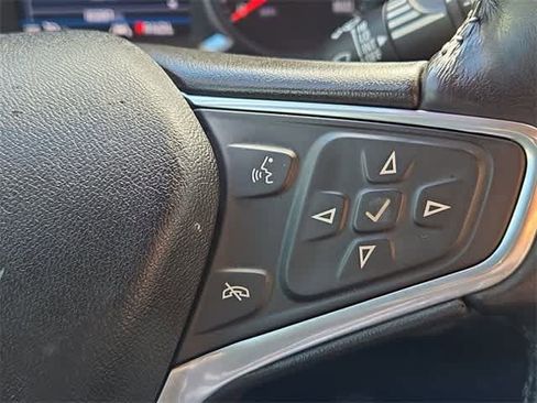 Used 2020 Chevrolet Equinox LT w/ Midnight Edition image 24