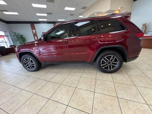 Used 2020 Jeep Grand Cherokee Trailhawk AWD/4WD image 7
