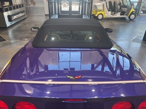 Used 1998 Chevrolet Corvette Convertible w/ Memory Pkg RWD image 6