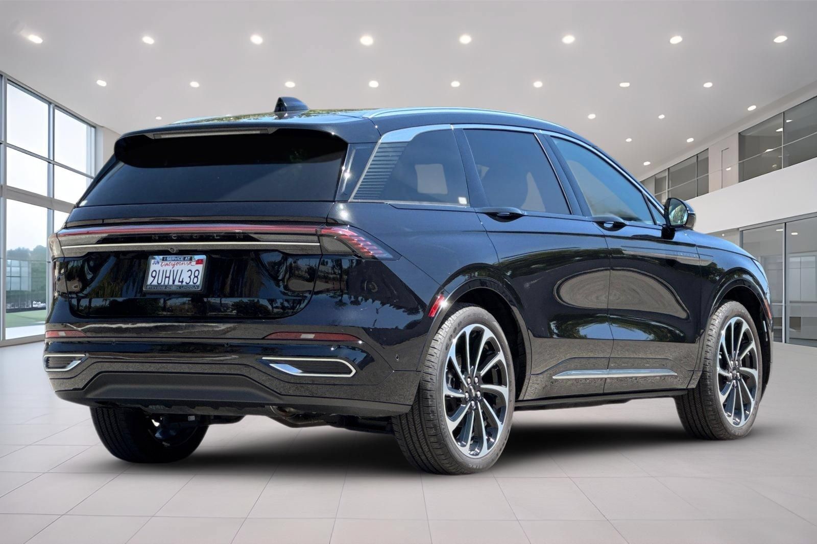 Certified 2024 Lincoln Nautilus Black Label AWD/4WD image 4
