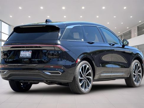 Certified 2024 Lincoln Nautilus Black Label AWD/4WD image 4
