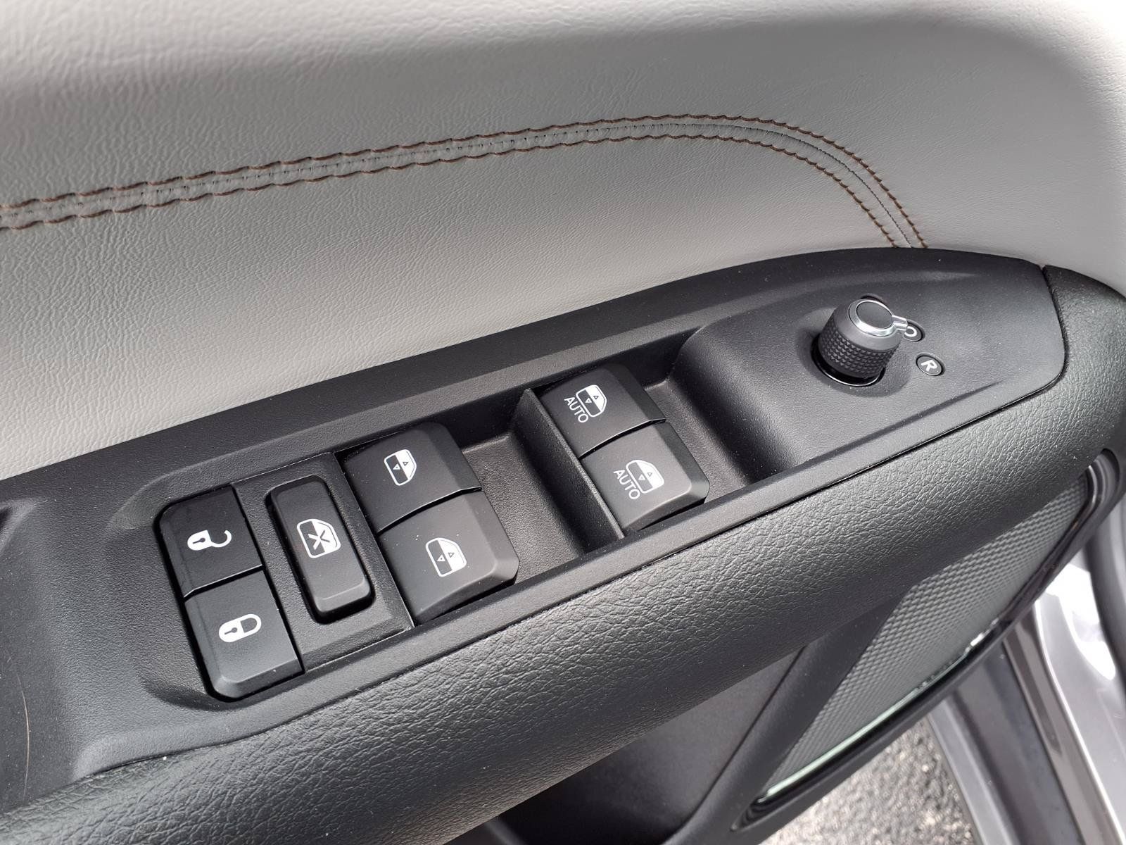 Used 2024 Jeep Compass Limited AWD/4WD image 17