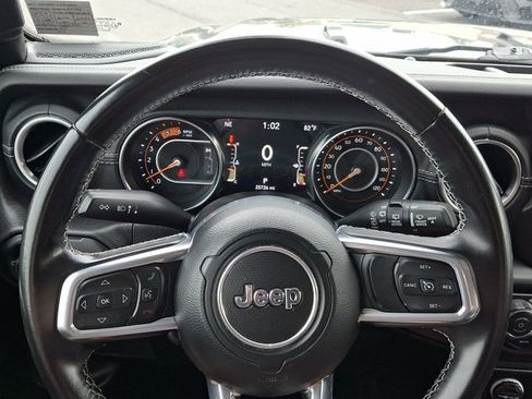 Used 2021 Jeep Wrangler Unlimited Sahara AWD/4WD image 18