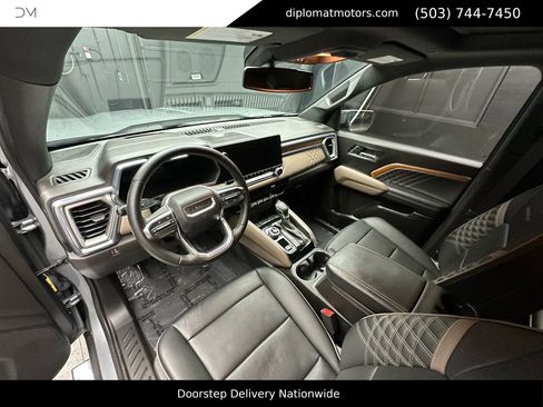 Used 2023 GMC Canyon Denali image 16