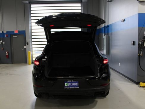 Used 2023 Porsche Cayenne S image 49