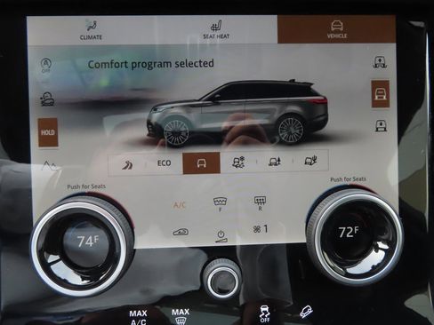 Used 2023 Land Rover Range Rover Velar R-Dynamic S image 38