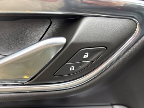 Used 2023 Chevrolet Tahoe High Country image 25