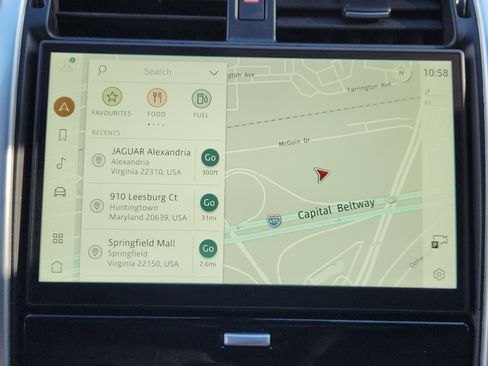 Certified 2024 Land Rover Discovery Dynamic SE image 22