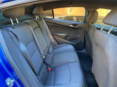 Used 2019 Chevrolet Cruze LT w/ Convenience Package FWD image 46