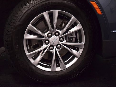 Used 2021 Cadillac XT5 Premium Luxury FWD image 12