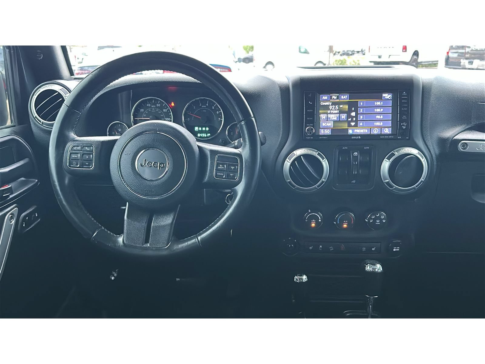 Used 2018 Jeep Wrangler Unlimited Rubicon w/ Cold Weather Group AWD/4WD image 22