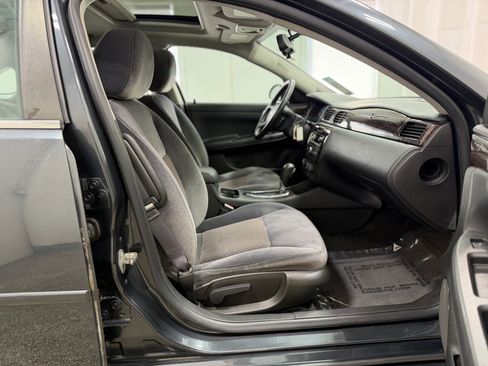 Used 2013 Chevrolet Impala LT w/ LT Sunroof Package image 25