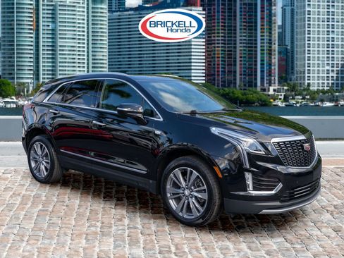 Used 2025 Cadillac XT5 Premium Luxury image 3