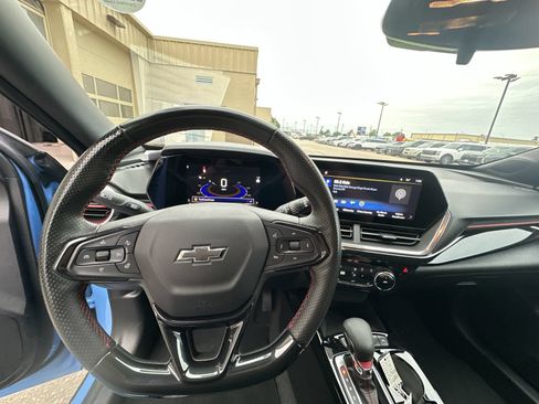 Certified 2024 Chevrolet Trax RS w/ Sunroof Package FWD image 11