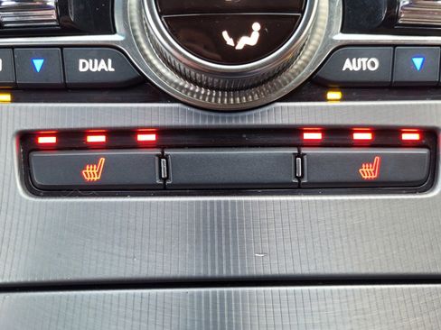 Used 2020 Lincoln MKZ w/ Convenience Package image 16