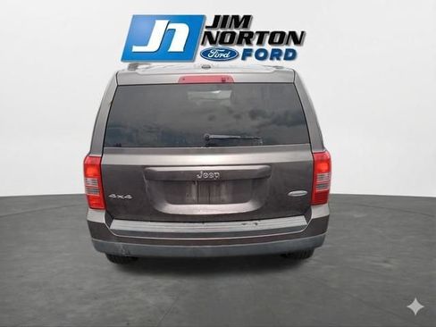 Used 2014 Jeep Patriot Latitude w/ Sun/Sound Group AWD/4WD image 8