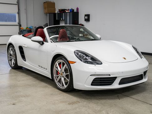 Used 2018 Porsche 718 Boxster S RWD image 3