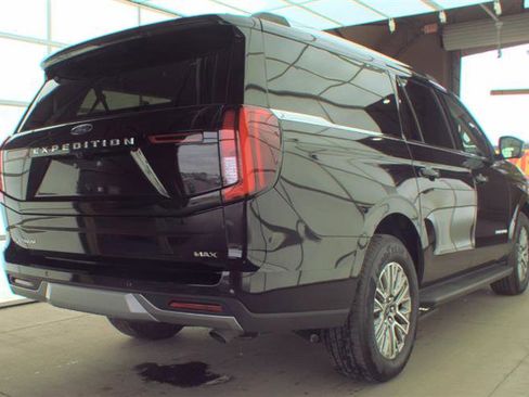 Used 2026 Ford Expedition Max Platinum AWD/4WD image 11