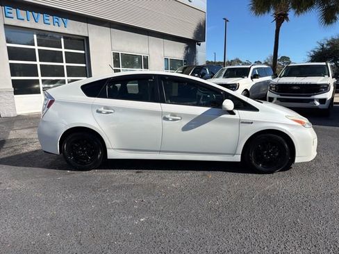 Used 2015 Toyota Prius Four image 8