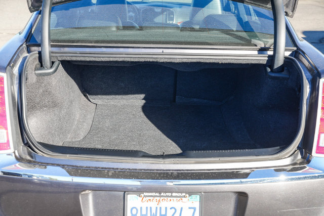 Used 2014 Chrysler 300 RWD image 28