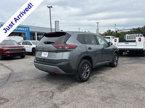 Used 2023 Nissan Rogue S AWD/4WD image 3