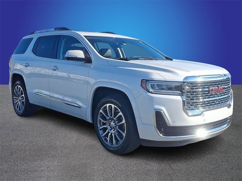 Used 2022 GMC Acadia Denali w/ Denali Ultimate Package image 3