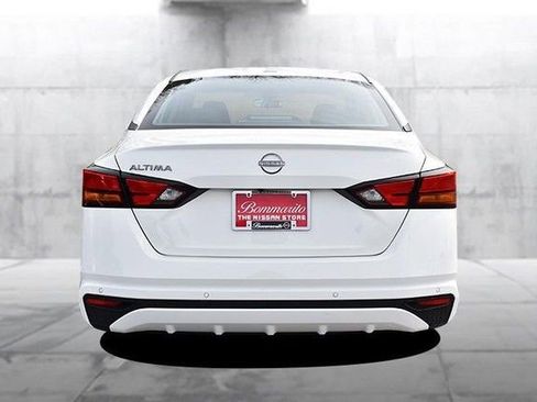 Certified 2025 Nissan Altima 2.5 SV image 6