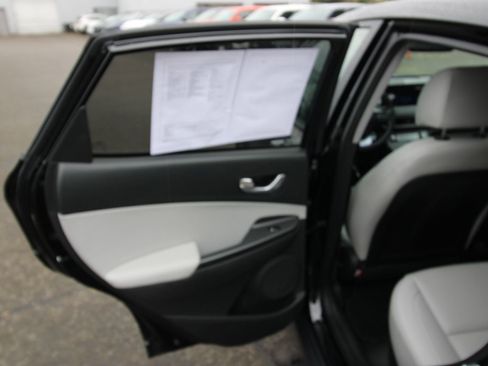 Used 2023 Hyundai Kona Limited image 24