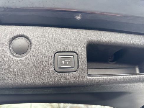 Used 2024 Chevrolet Equinox LT AWD/4WD image 12