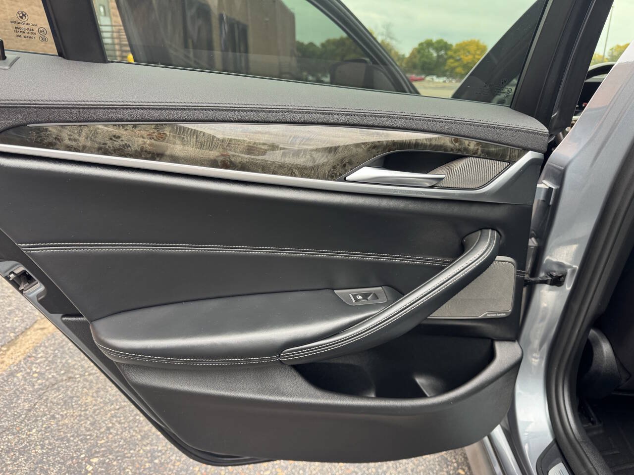 Used 2020 BMW M550i xDrive AWD/4WD image 23