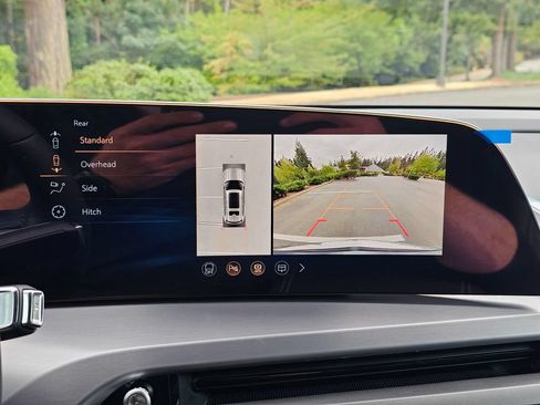 New 2027 Cadillac Vistiq Luxury AWD/4WD image 33