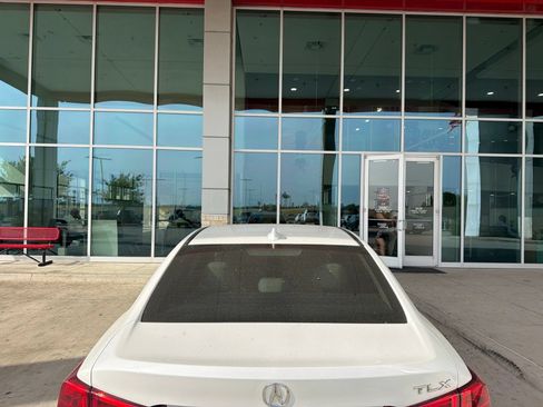 Used 2018 Acura TLX FWD image 16