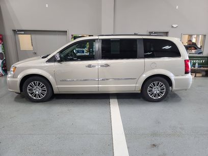 Used 2014 Chrysler Town & Country Touring-L w/ Driver Convenience Group