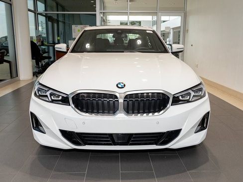 Used 2025 BMW 330i xDrive Sedan w/ Convenience Package AWD/4WD image 2