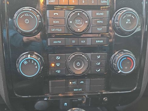 Used 2009 Ford Escape Limited image 18