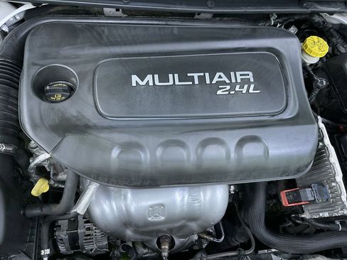 Used 2015 Dodge Dart SXT image 30