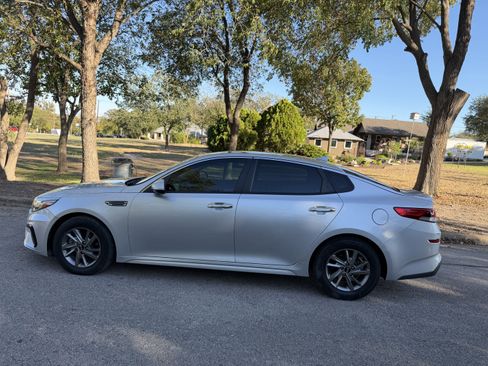 Used 2019 Kia Optima LX image 1